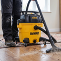DeWALT Wet/Dry 20L Vacuum Cleaner